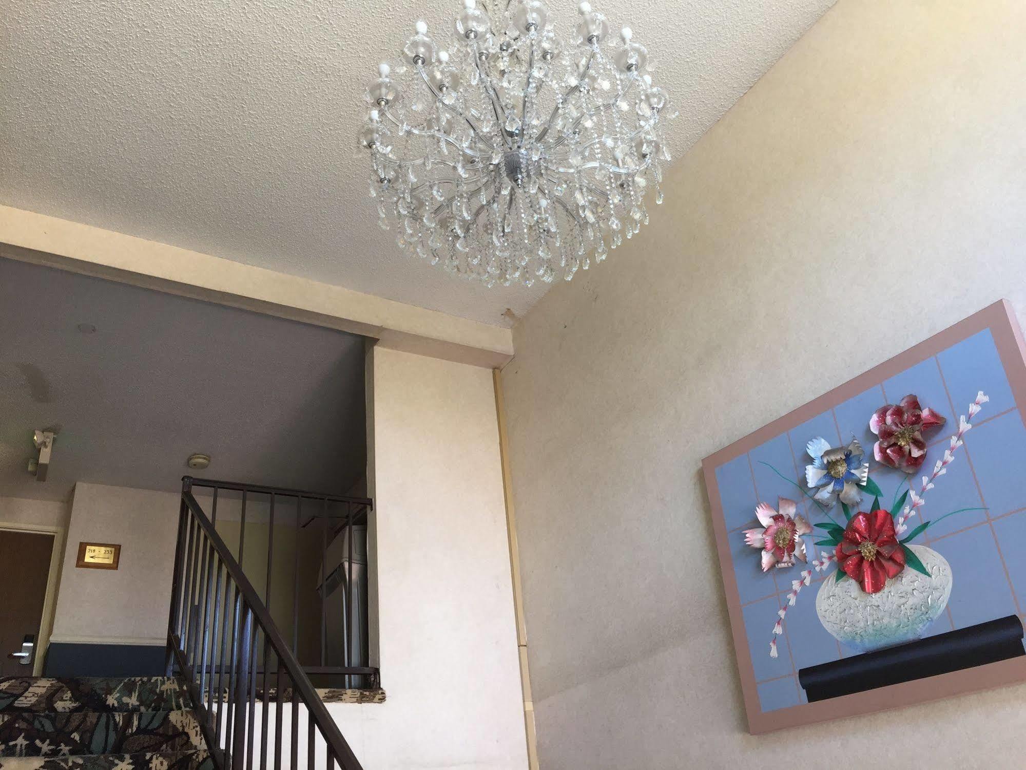 Triplodge Of Santa Clarita Exterior photo